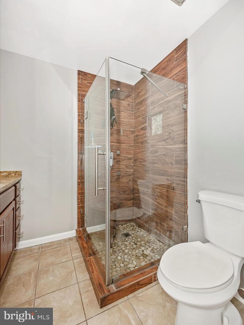 2584 Sussex Court photo 33