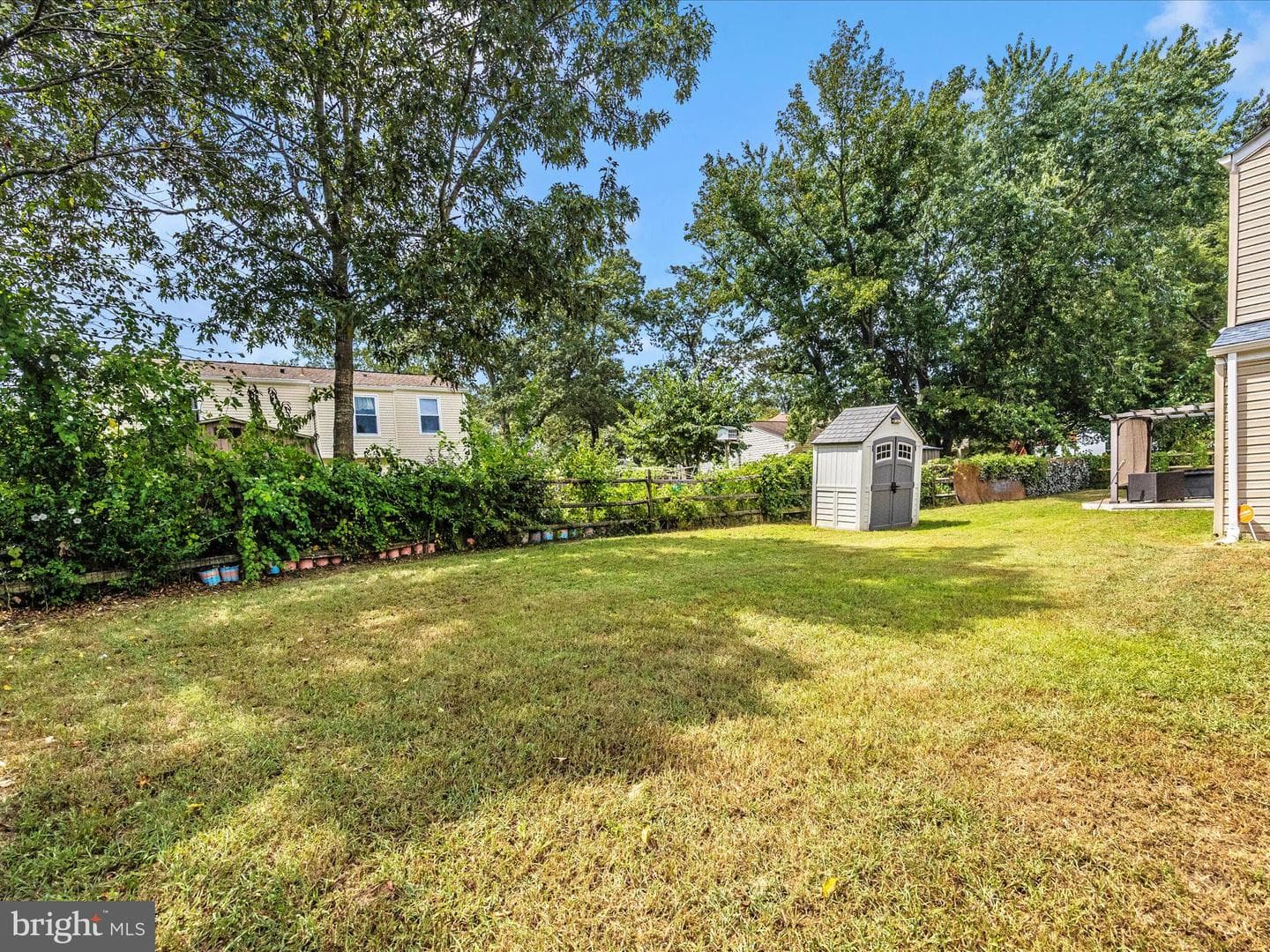 2584 Sussex Court photo 43