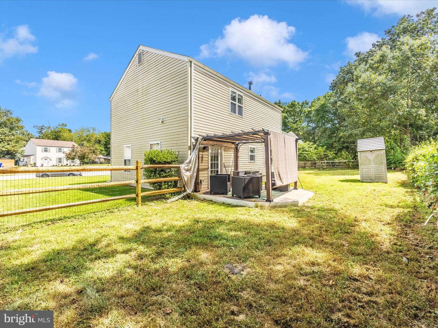 2584 Sussex Court photo 49
