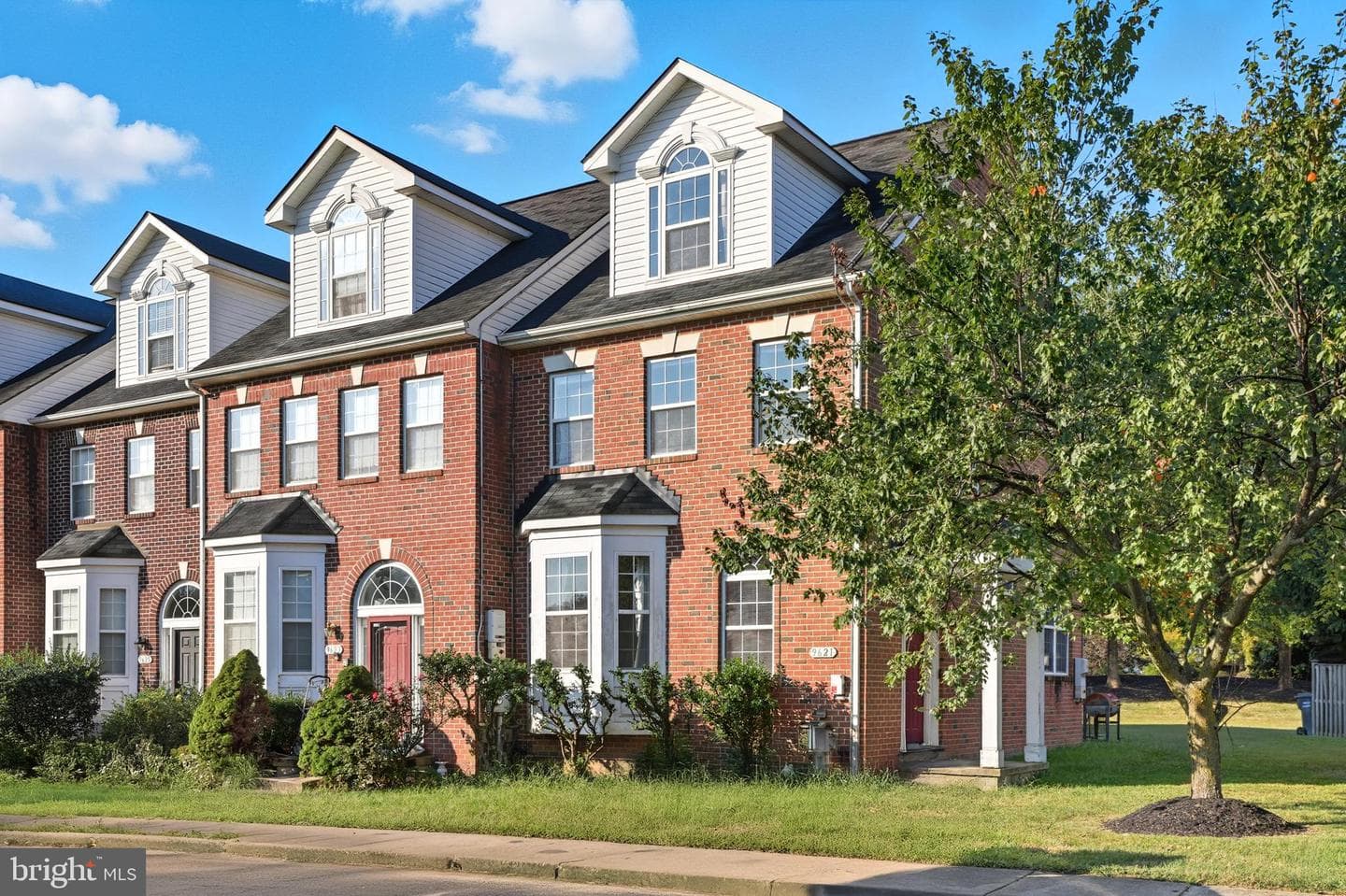 9621 Lexington Place photo 4