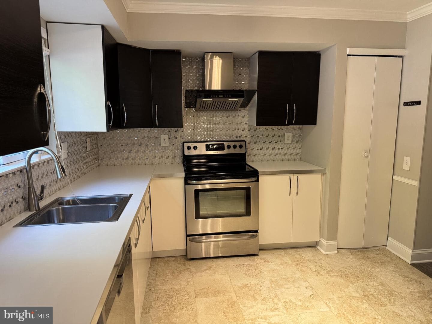 2509 Robinson Place photo 9