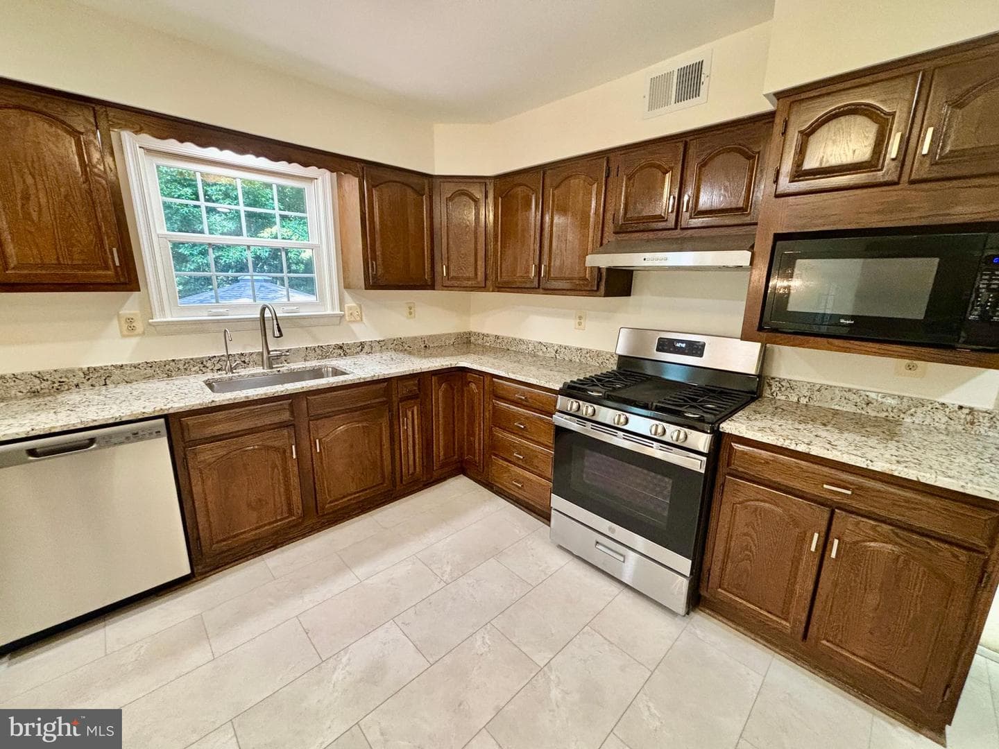 3667 Foxhall Place photo 30