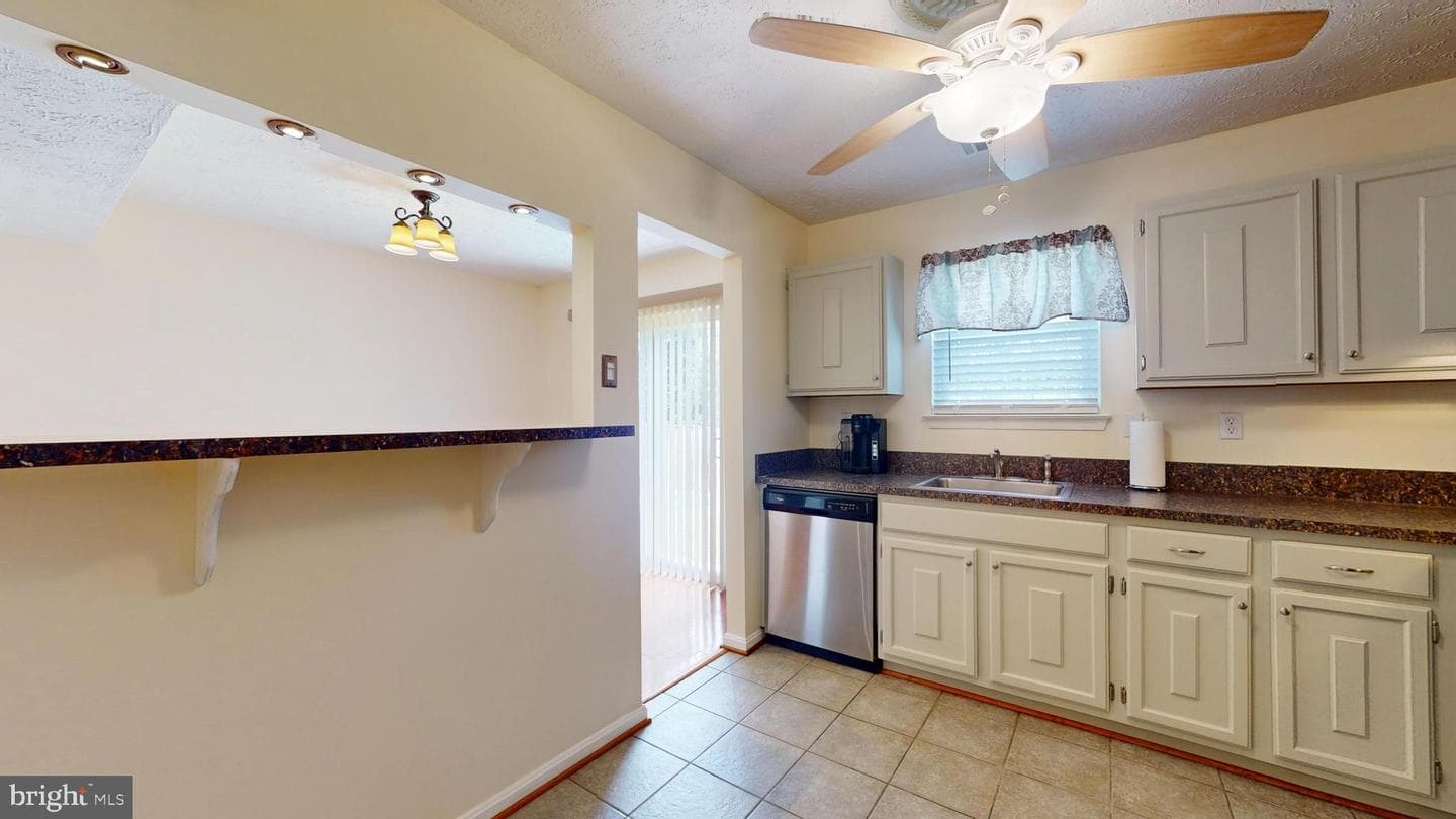 21 Meadowside Court photo 8