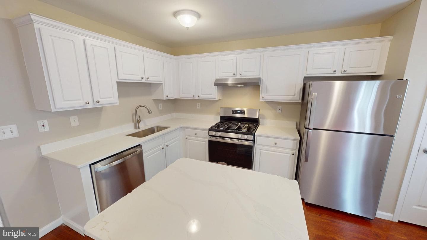 10611 Riva Place photo 23