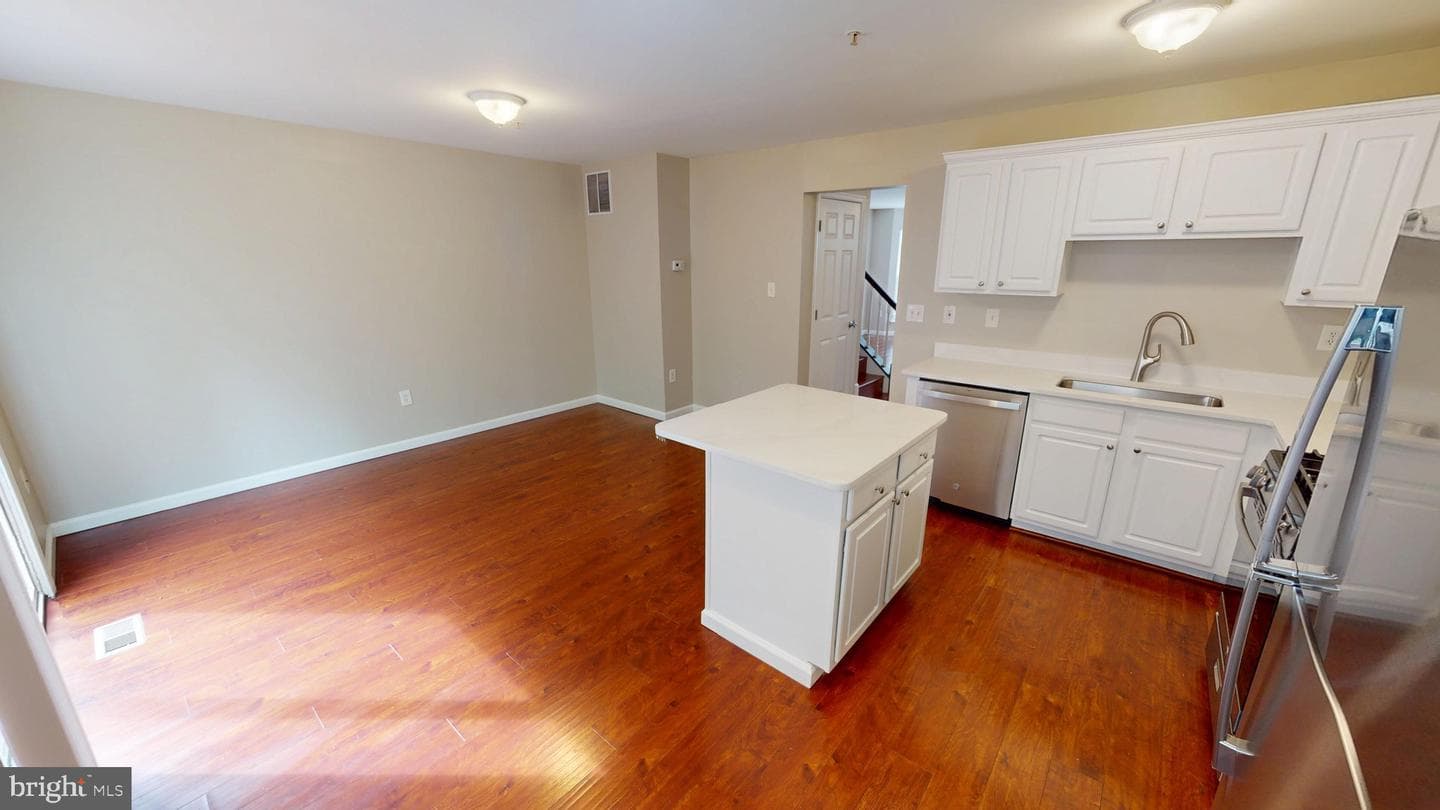 10611 Riva Place photo 27