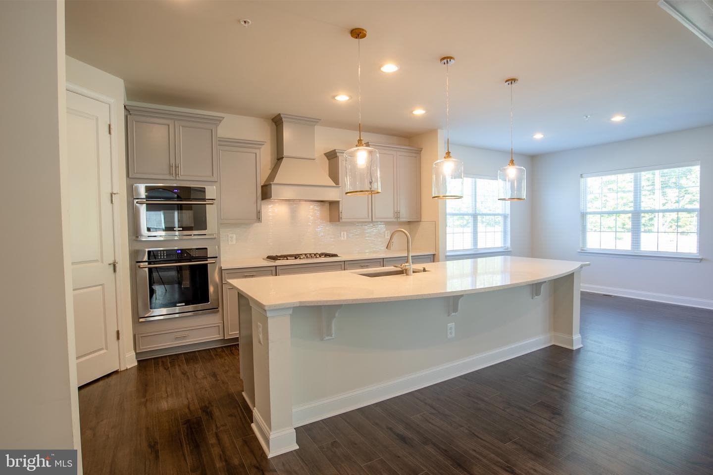 4550 Shakespeare Circle photo 32