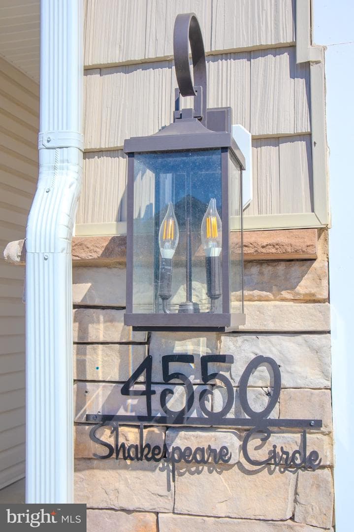 4550 Shakespeare Circle photo 5