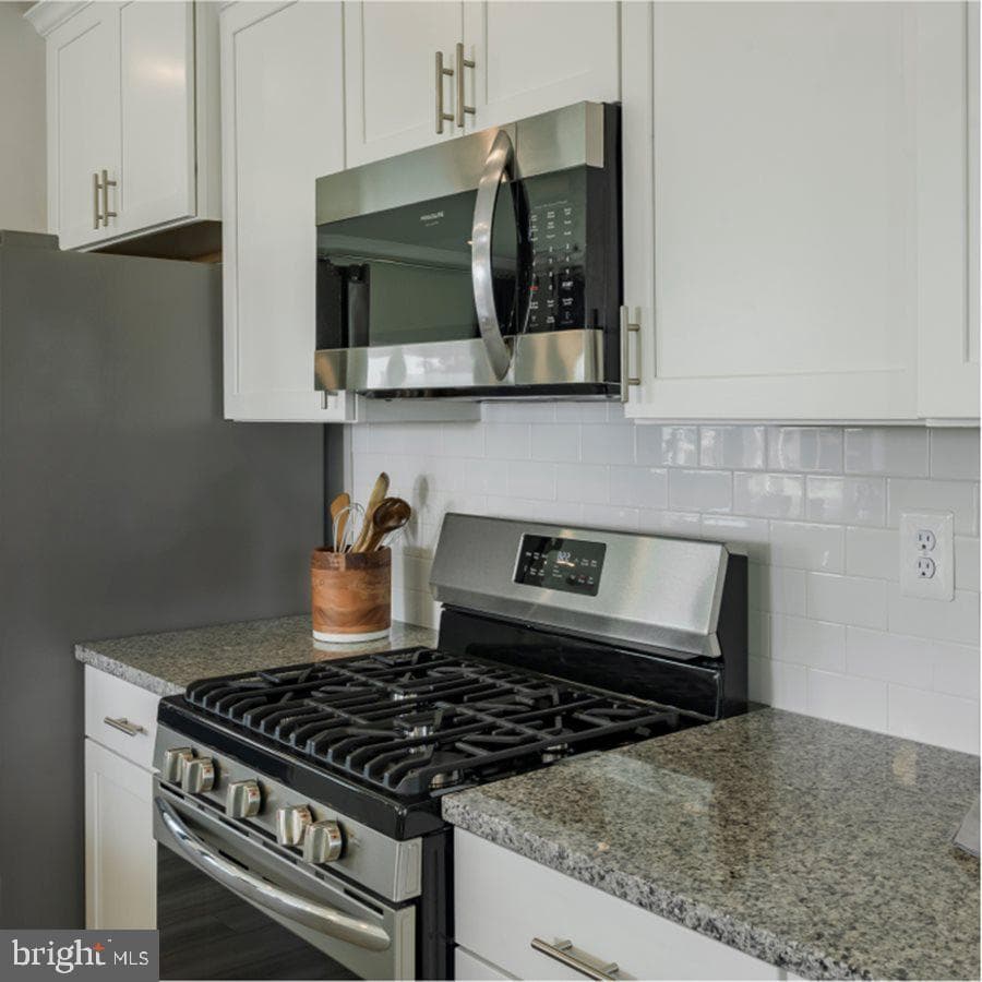 10693 Millport St photo 5