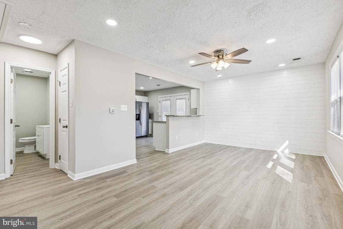 12816 Thompson Drive photo 8