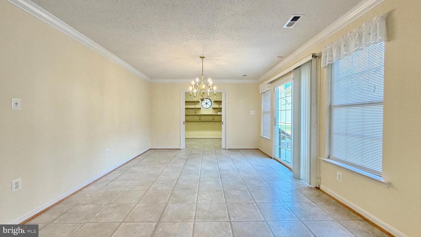 98 Oriole Lane photo 13