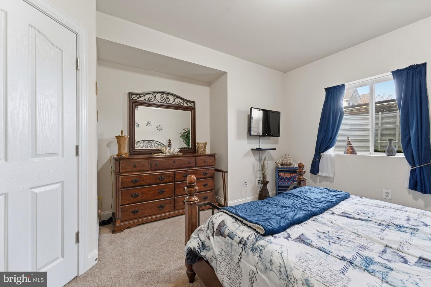 4505 Coachmans Path Court photo 40