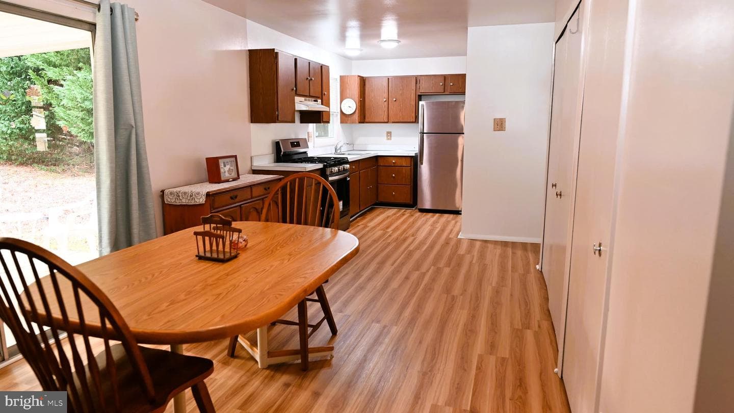 137 Garner Avenue photo 4