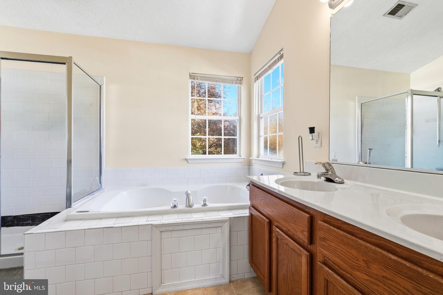 2609 Larissa Court photo 13