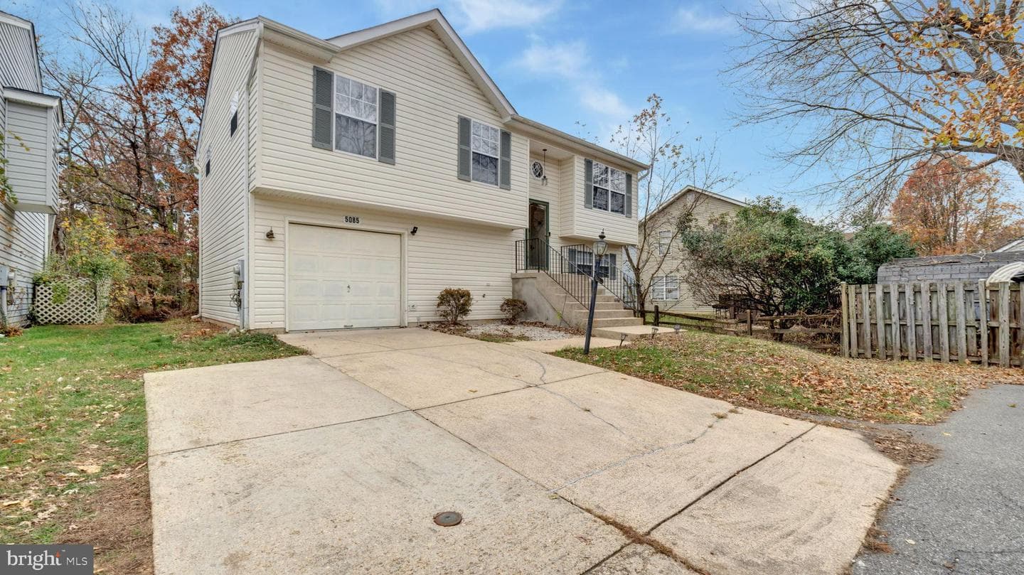 5085 Bluehead Court photo 4