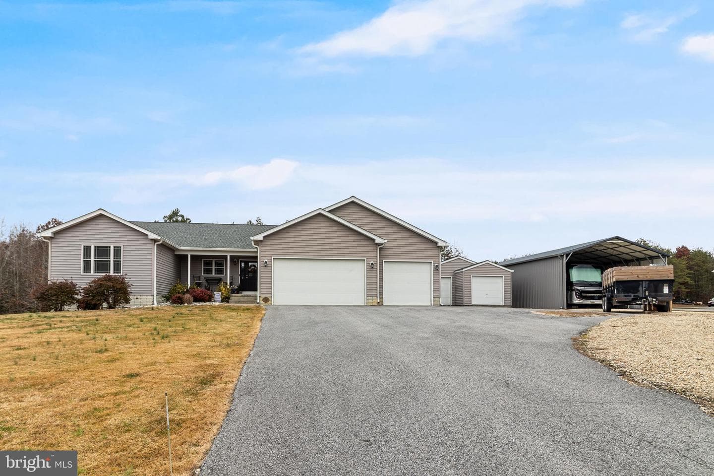 15464 Alex Street photo 4
