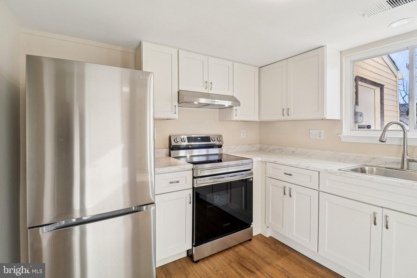 2575 Robinson Place photo 10