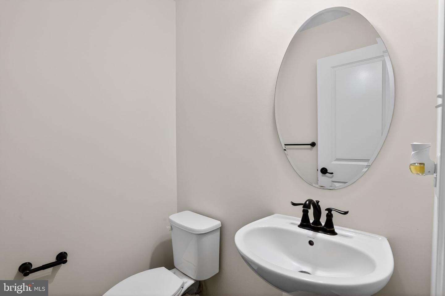 9273 Rock Lynn Circle photo 11
