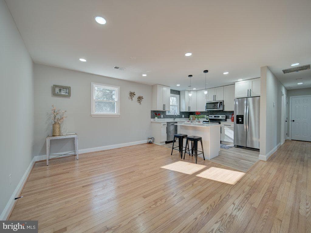 8305 Warren Drive photo 10