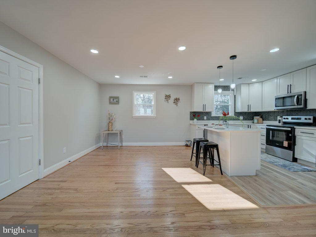 8305 Warren Drive photo 11