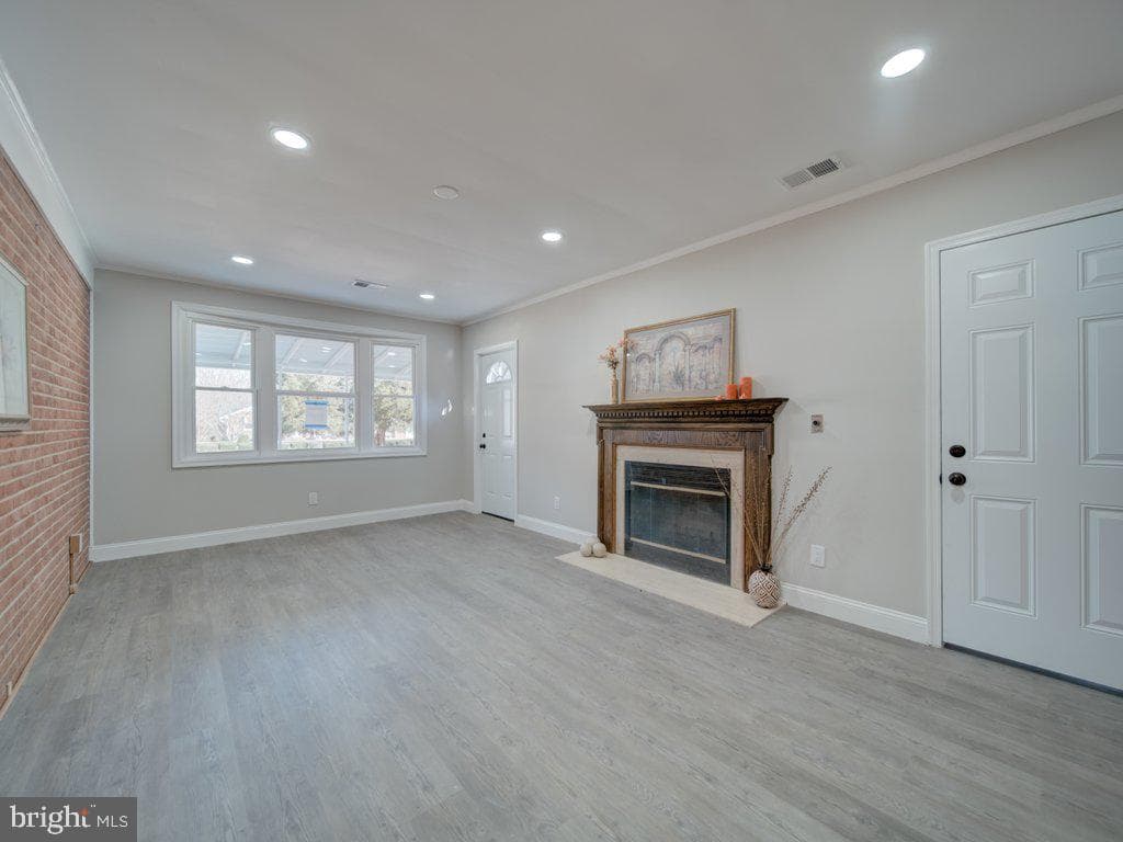 8305 Warren Drive photo 16