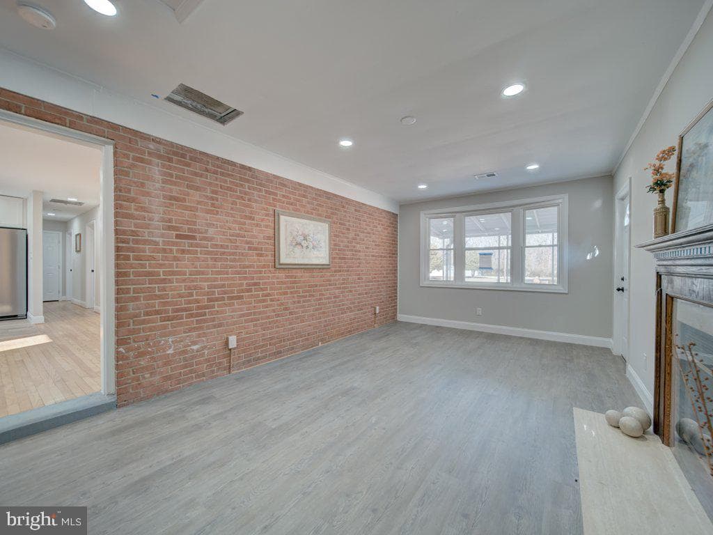 8305 Warren Drive photo 19