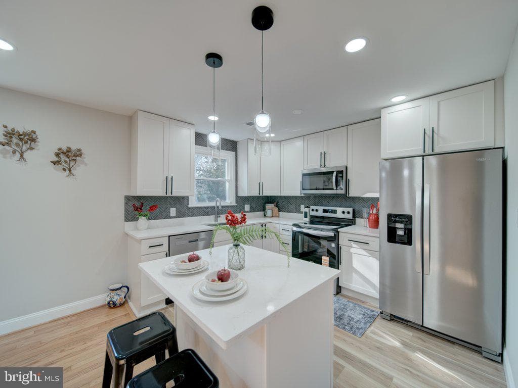 8305 Warren Drive photo 20