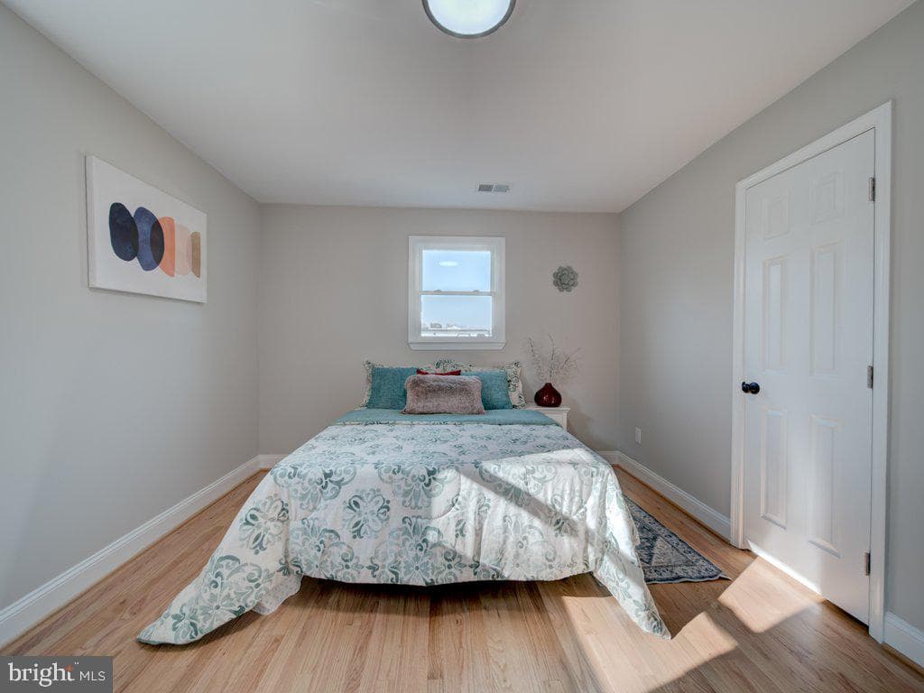 8305 Warren Drive photo 31
