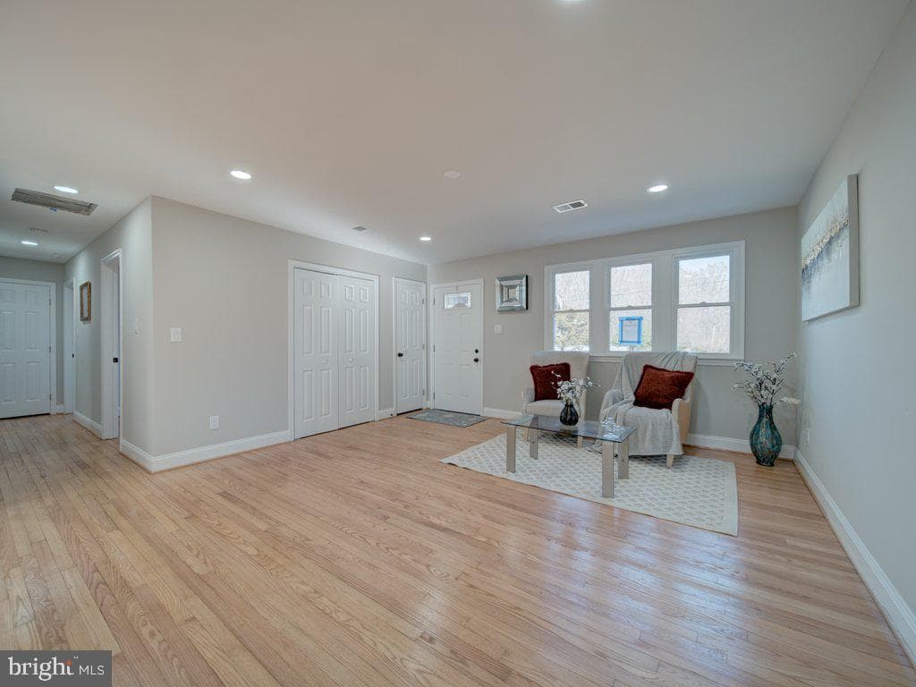 8305 Warren Drive photo 6
