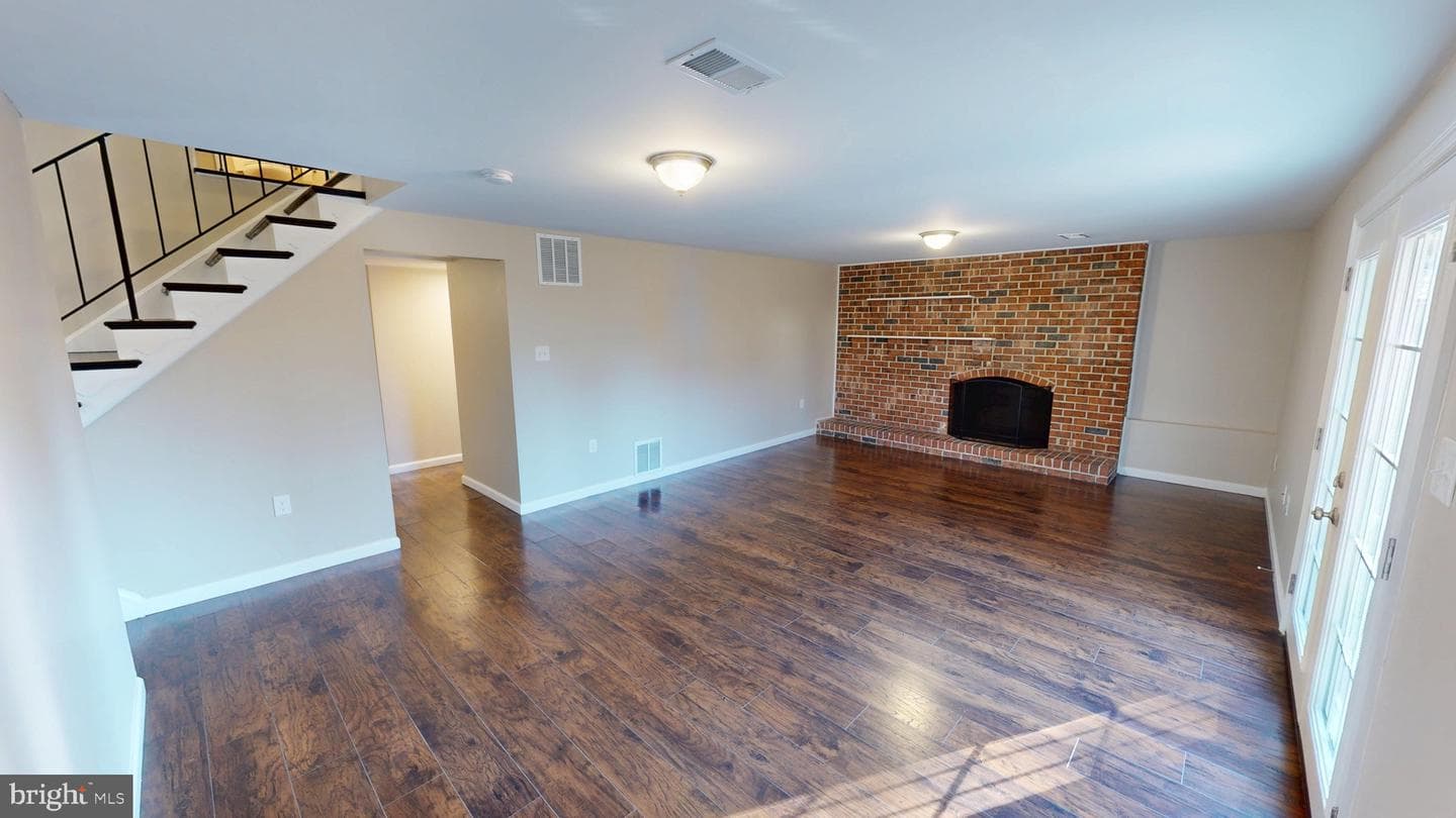 5014 Nicholas Road photo 32