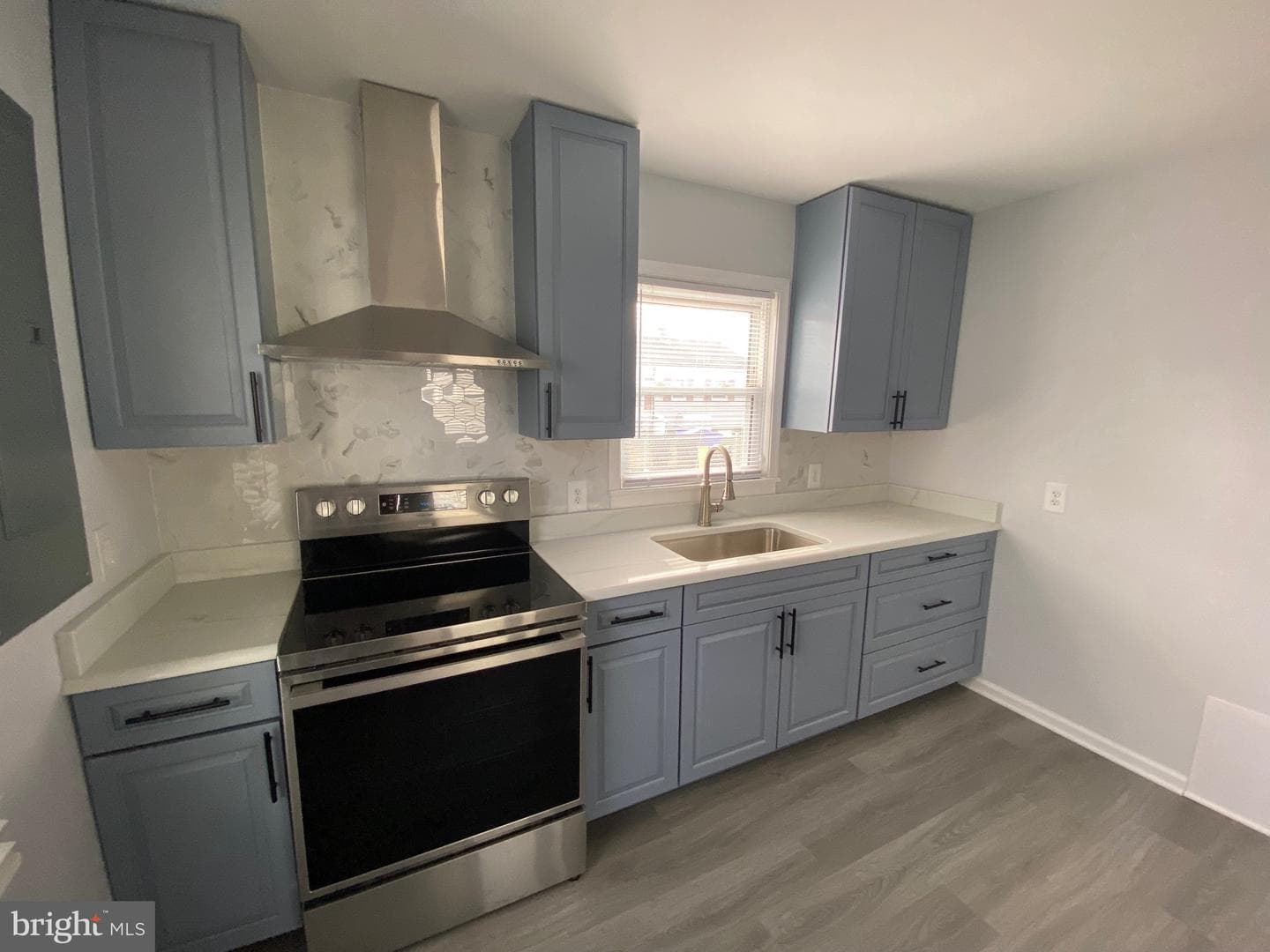 52 Circle Ave photo 16