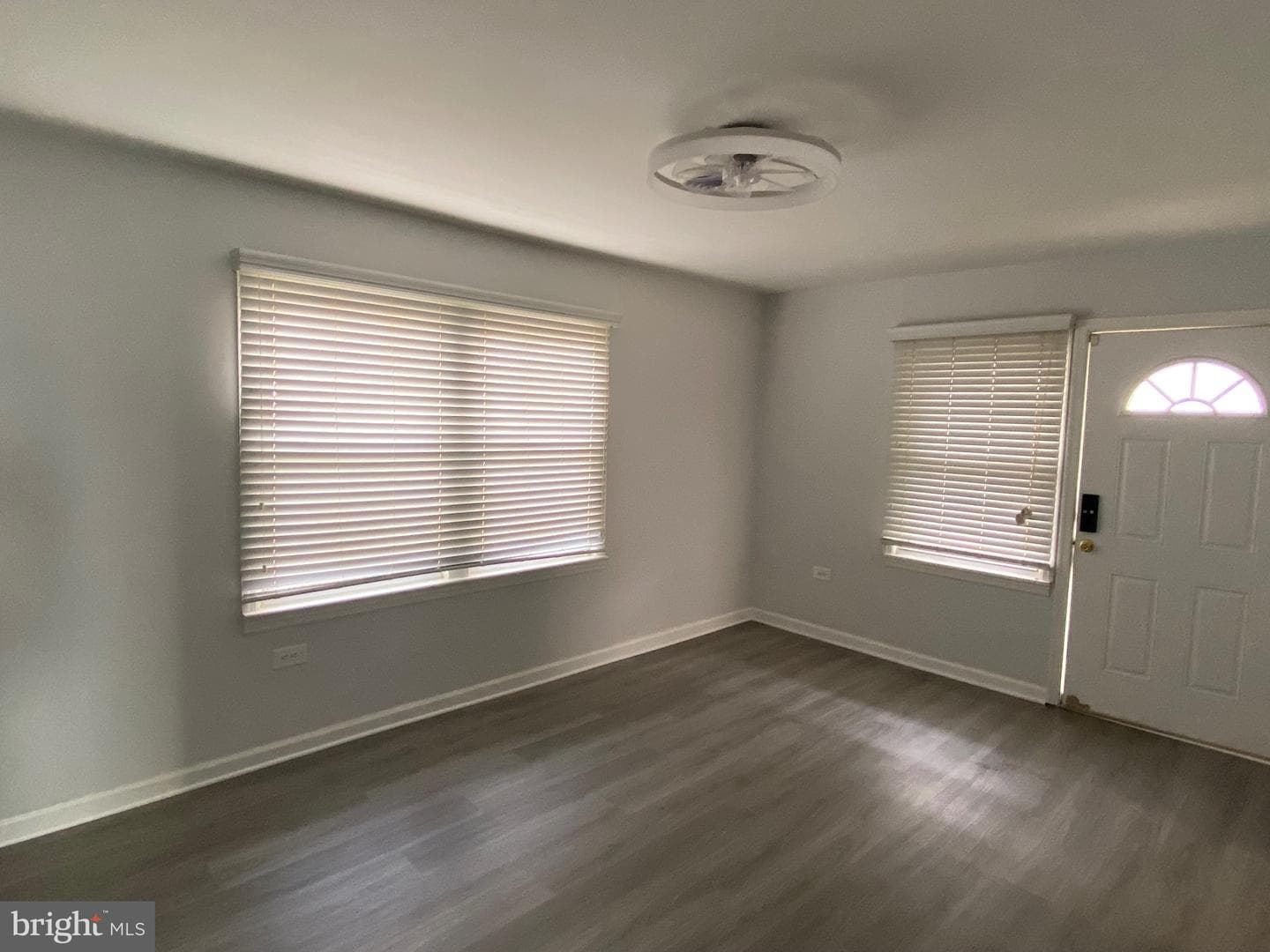 52 Circle Ave photo 2