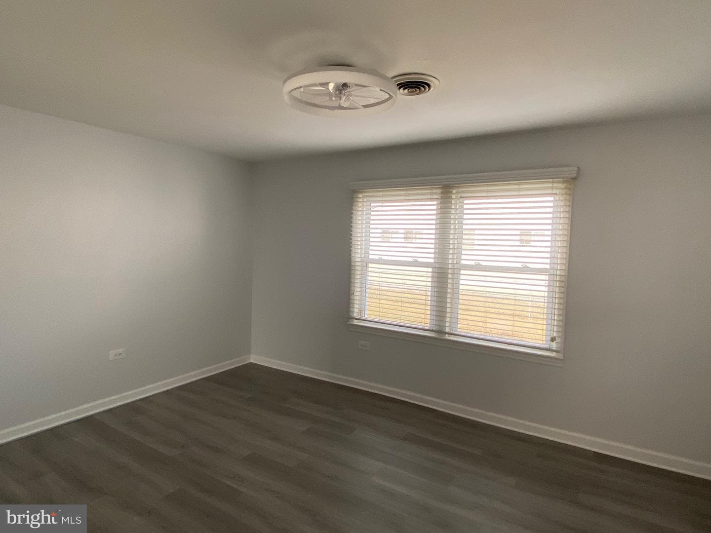 52 Circle Ave photo 5