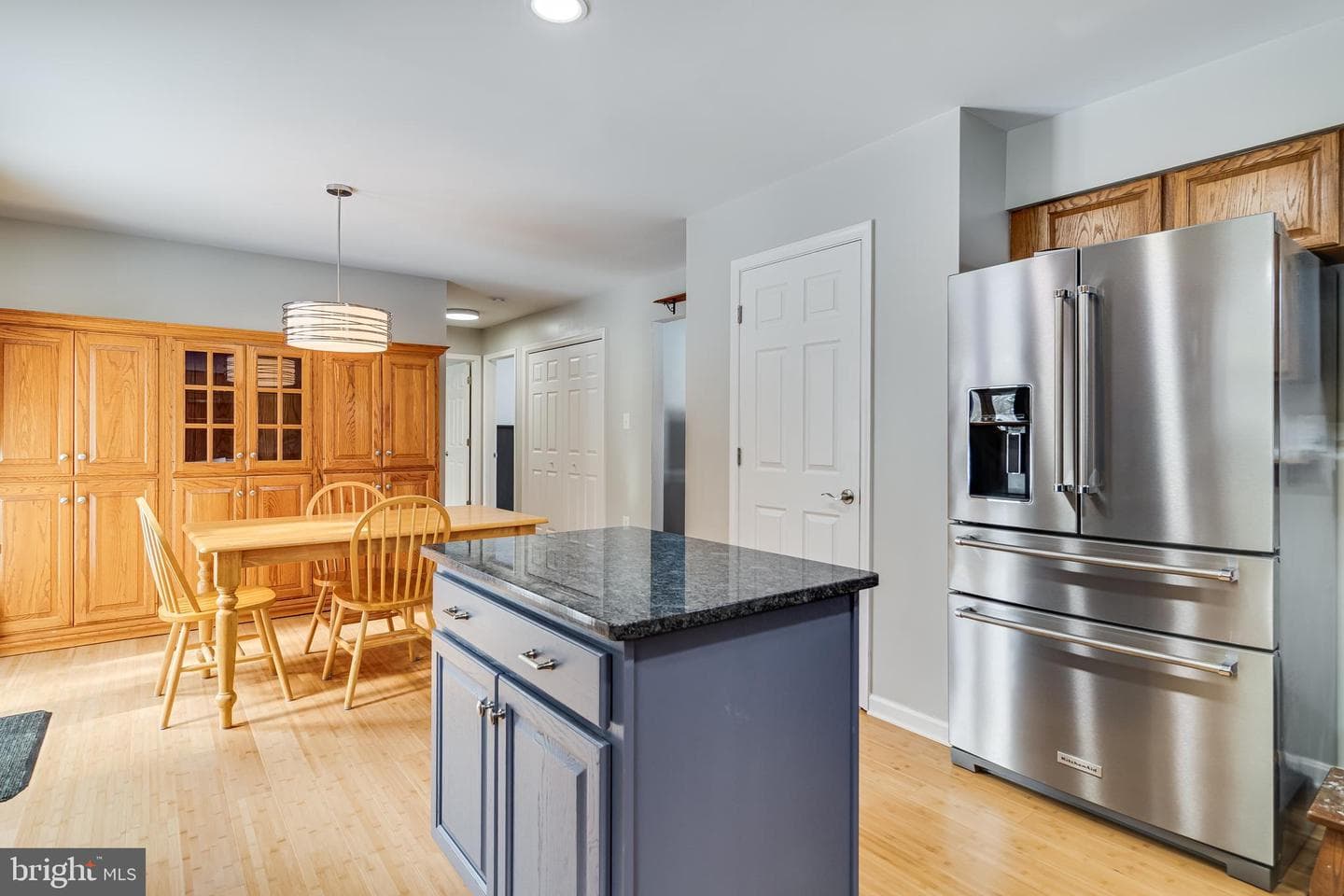 10817 Charles Street photo 4