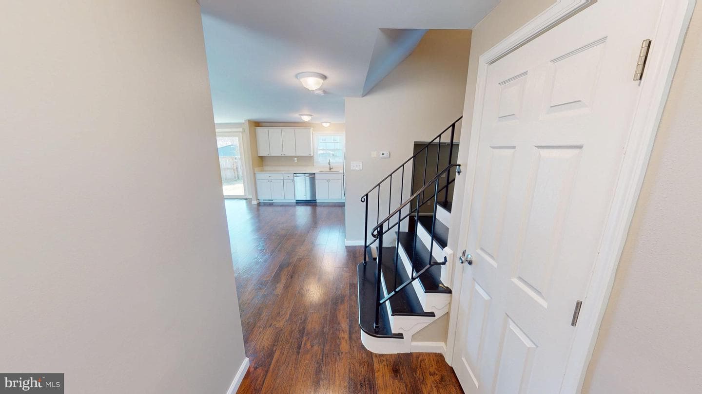 1616 Debra Drive photo 6