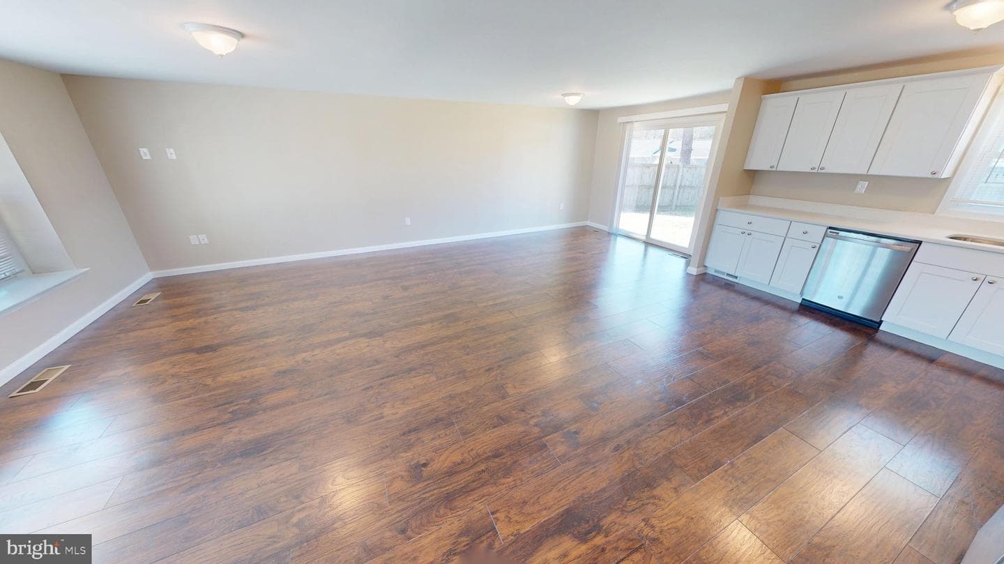 1616 Debra Drive photo 8