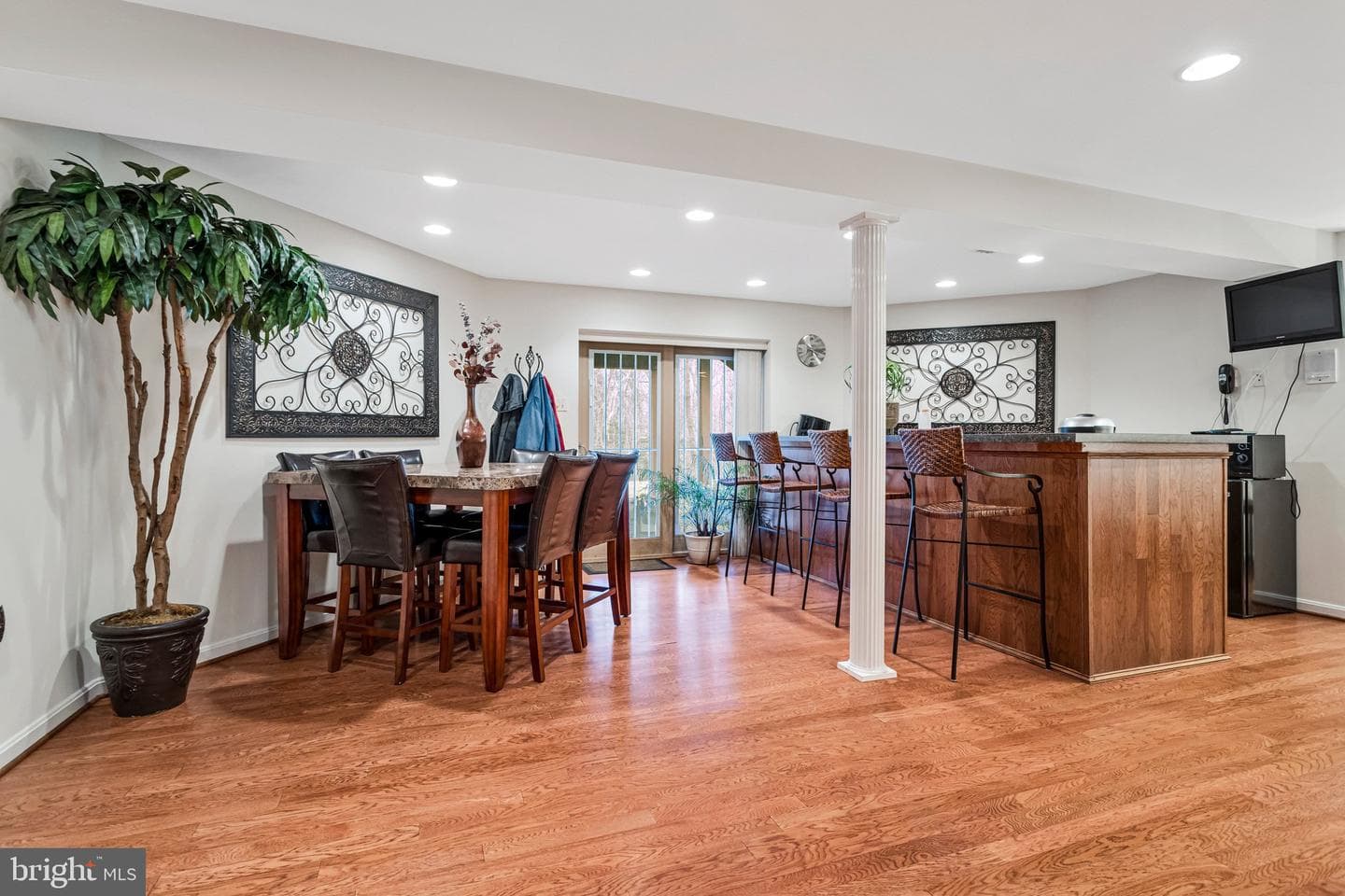 8215 Tiverton Drive photo 23