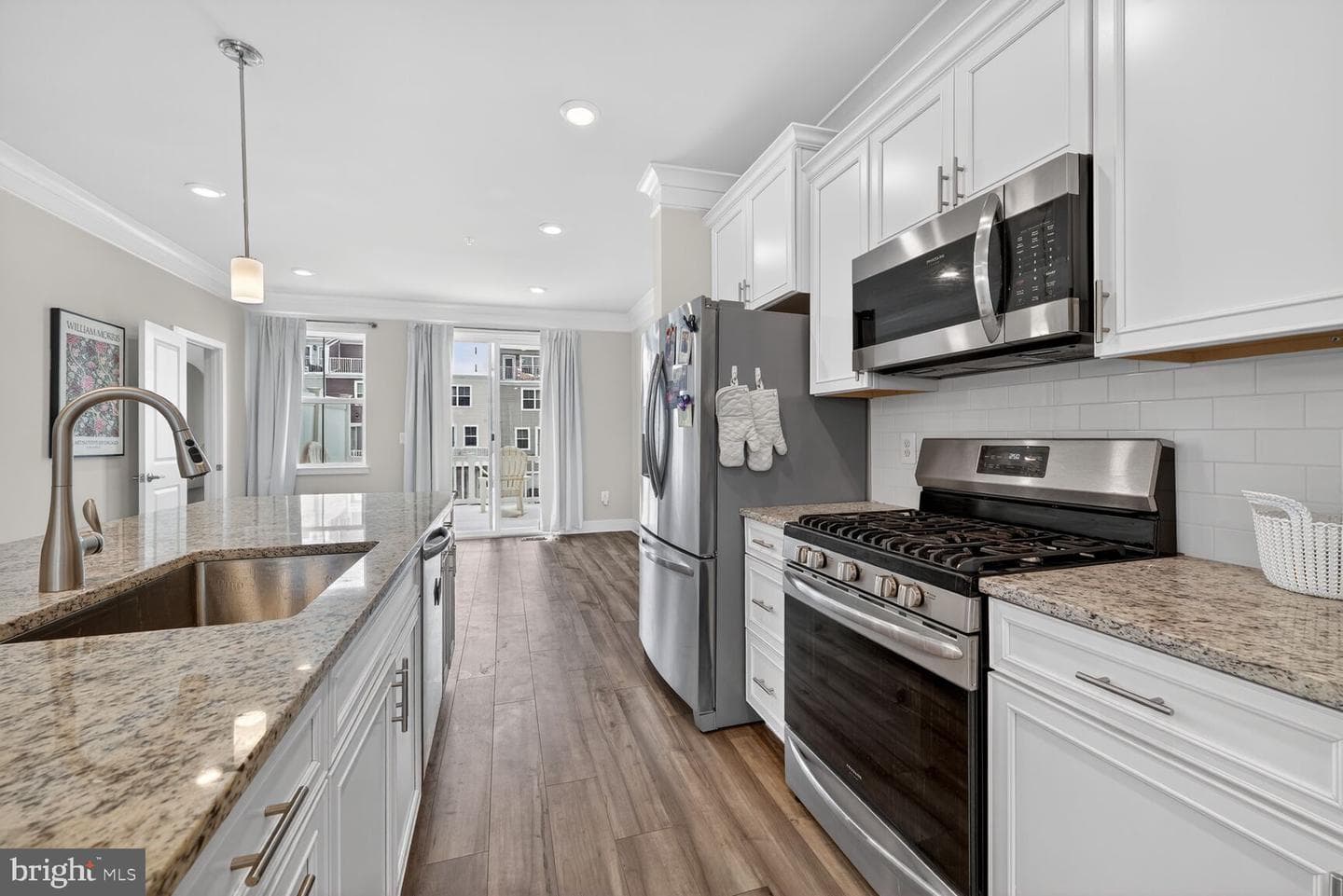 11504 Mary Shelley Place photo 4