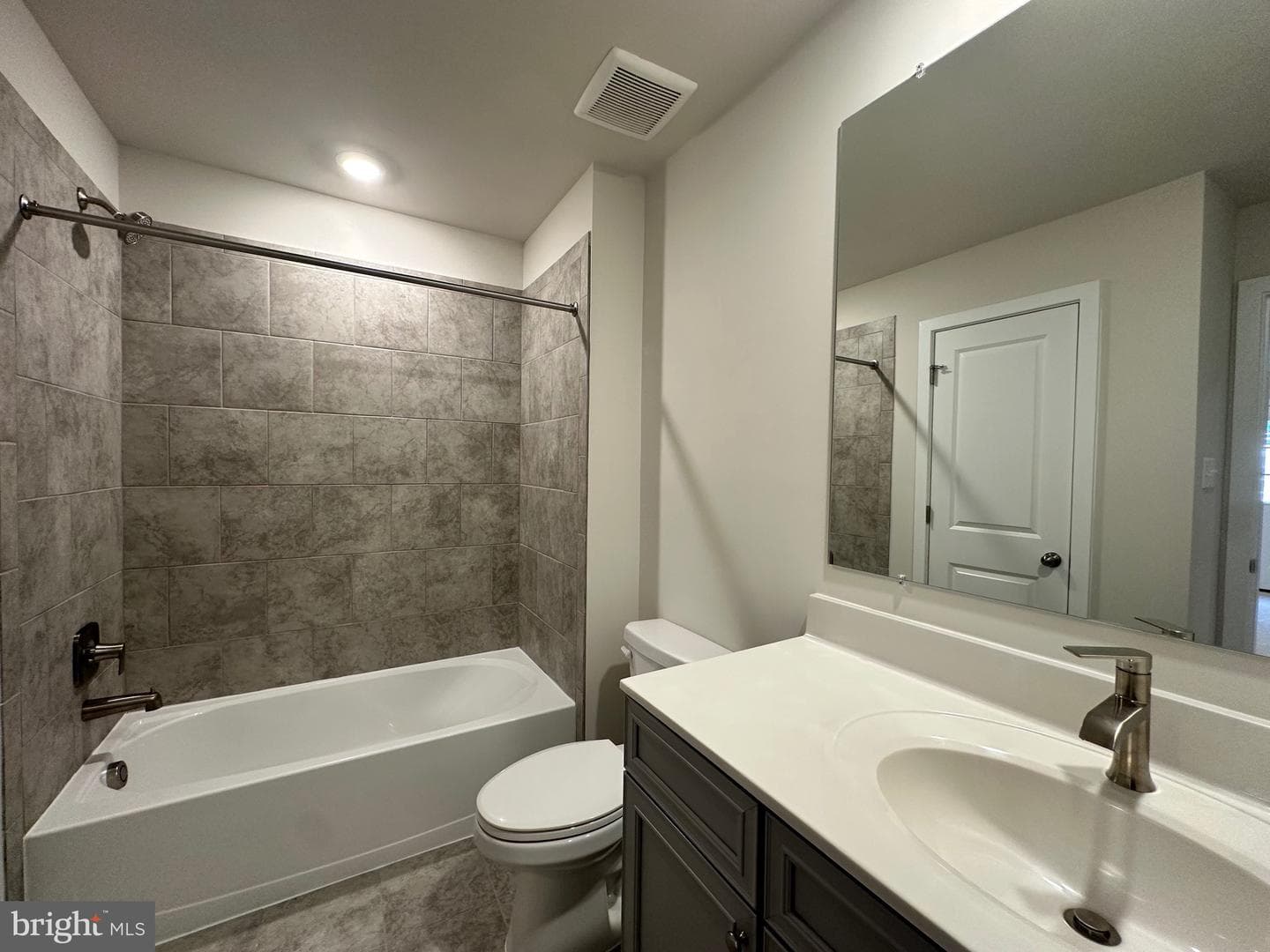 5404 Newport Circle photo 48