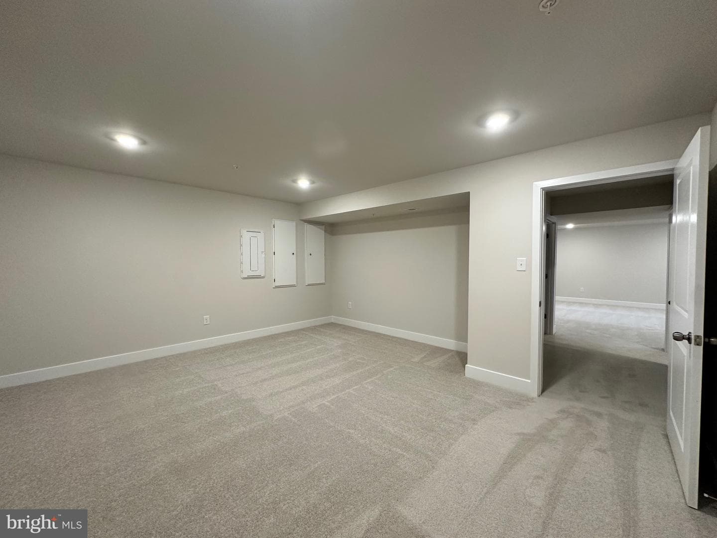 5404 Newport Circle photo 53
