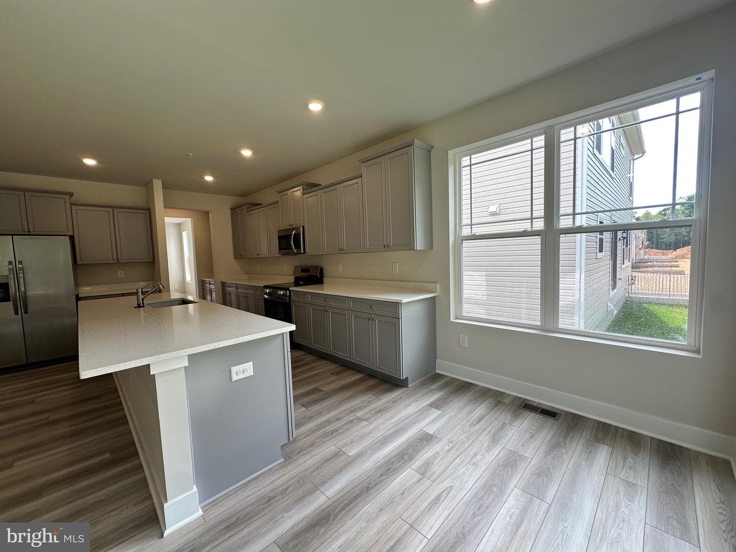 5404 Newport Circle photo 9
