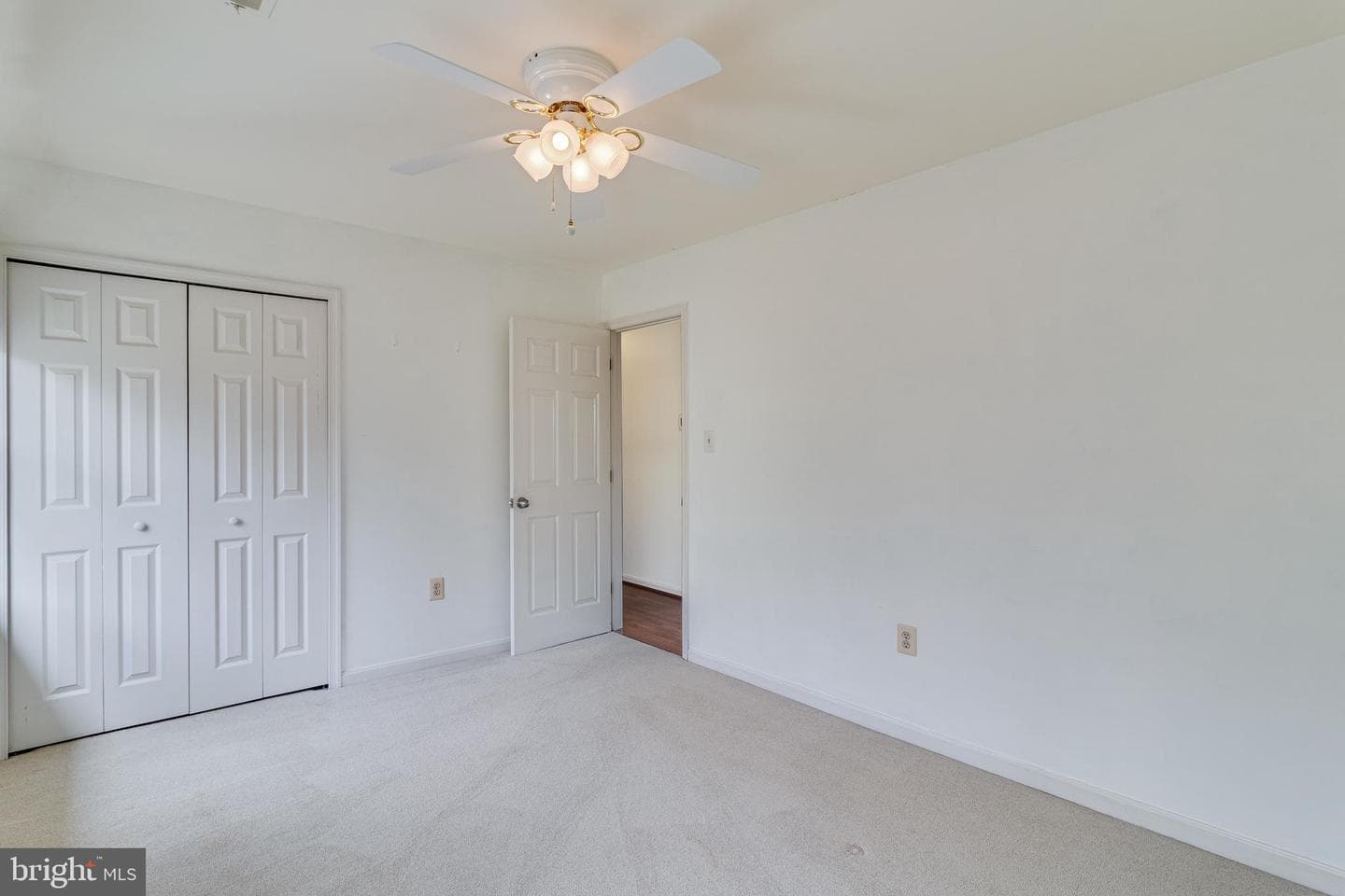 1013 Suffolk Drive photo 22