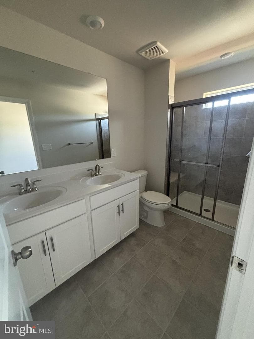5582 Ludlow Place photo 3
