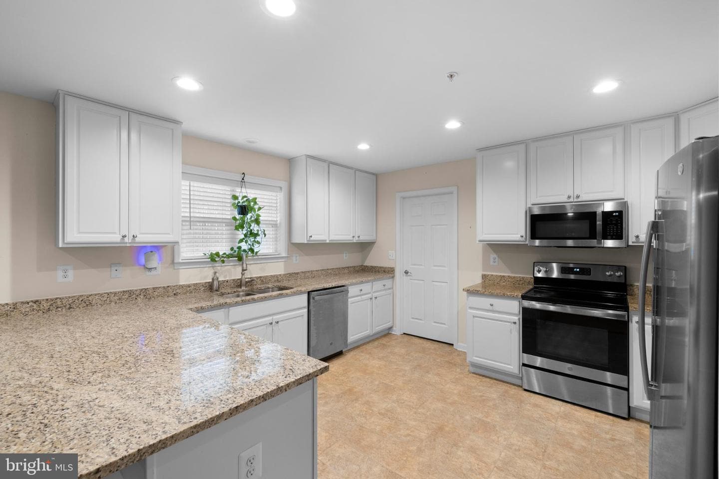 9430 Ironsides Road photo 4