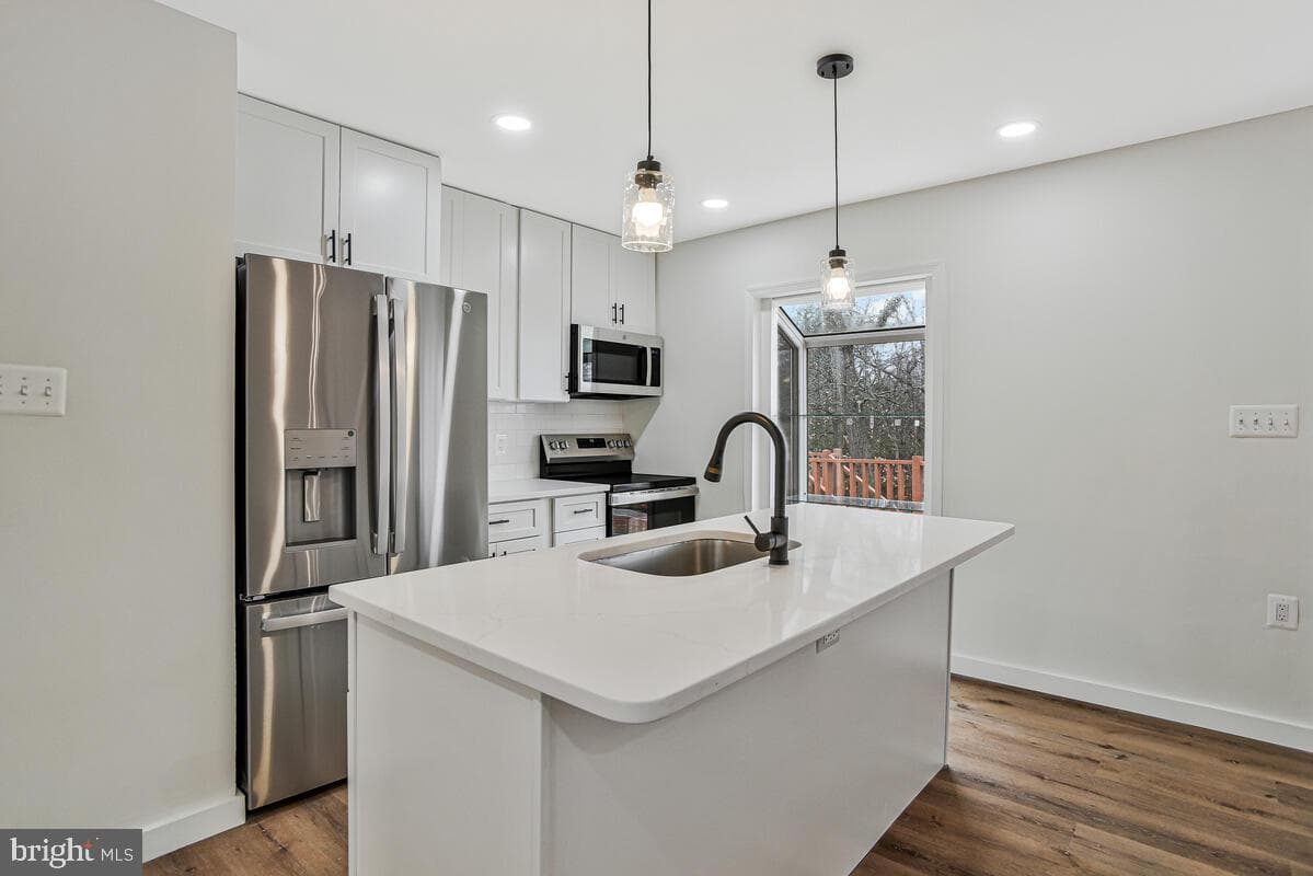 2424 Pear Tree Court photo 14