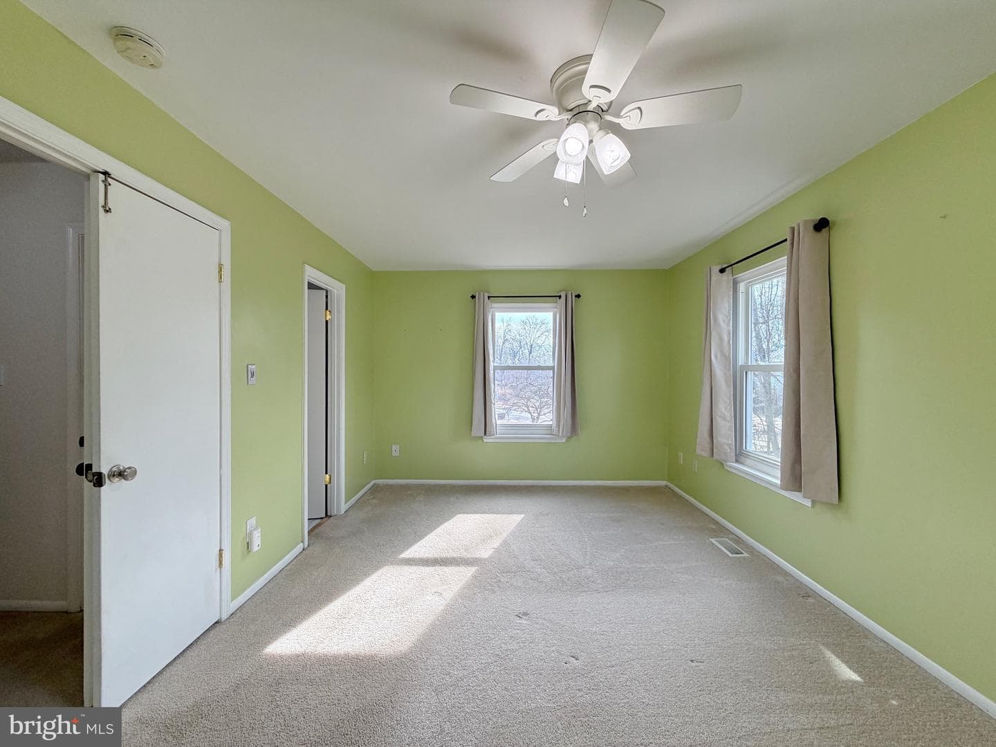 824 Indian Head Avenue photo 27