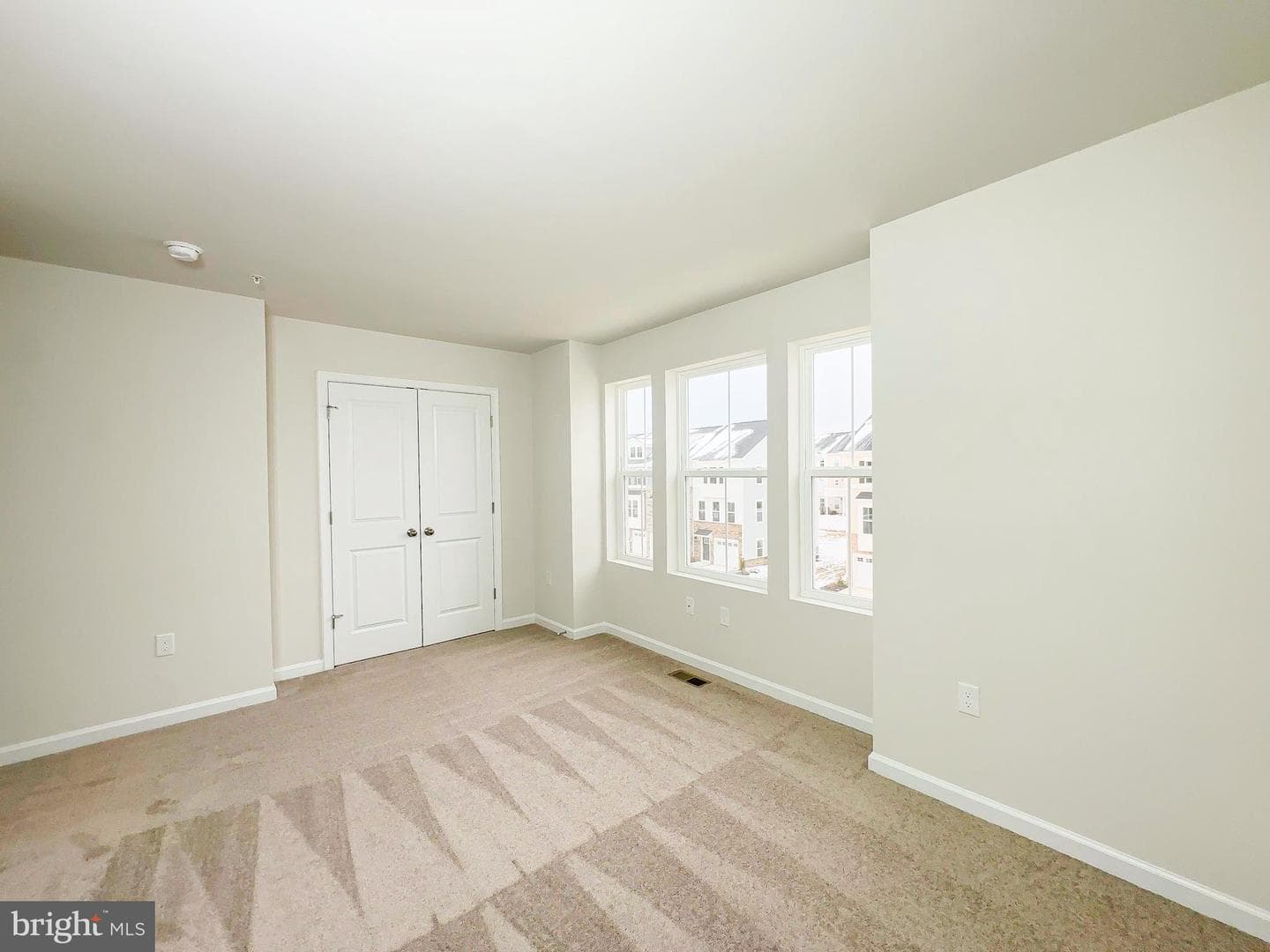 5626 Ludlow Place photo 12