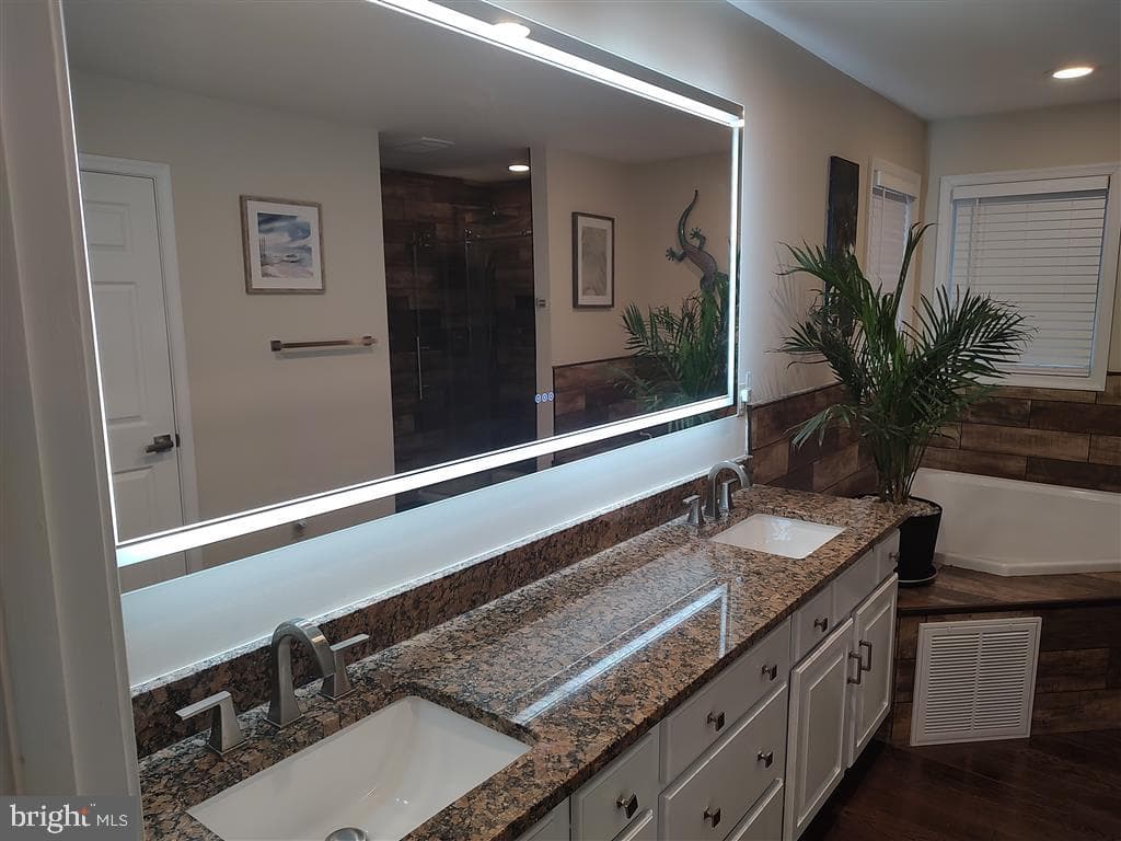 7120 Langley Court photo 21