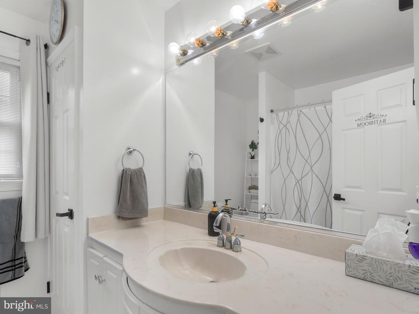 11074 Ellinger Drive photo 24