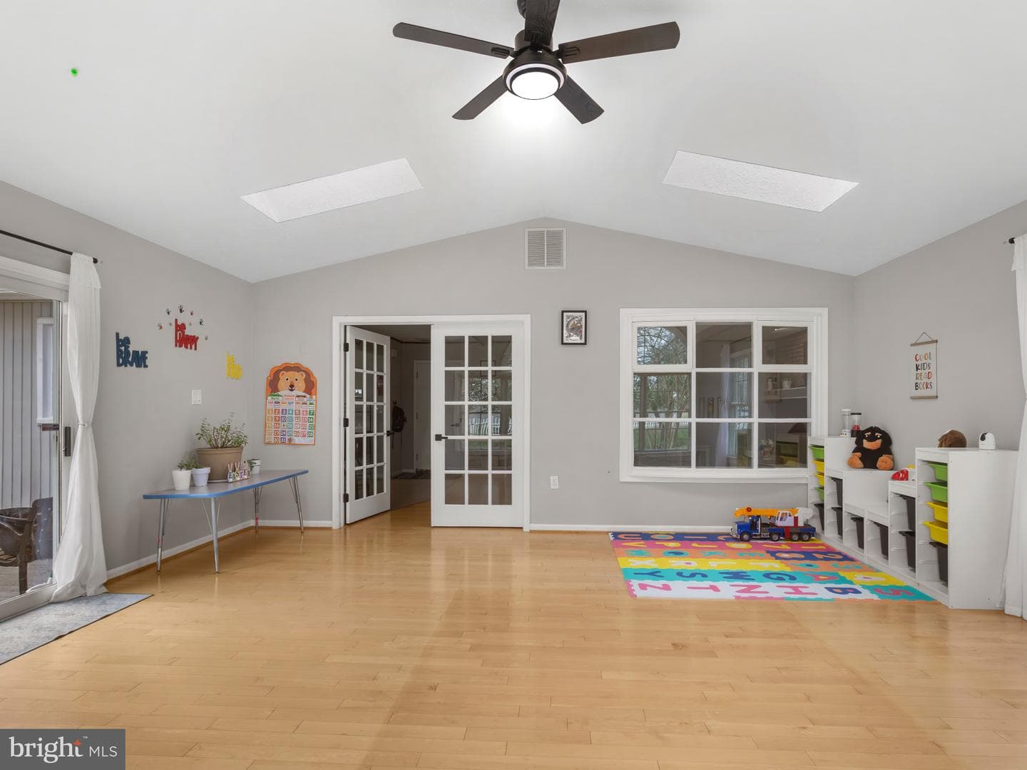 11074 Ellinger Drive photo 27