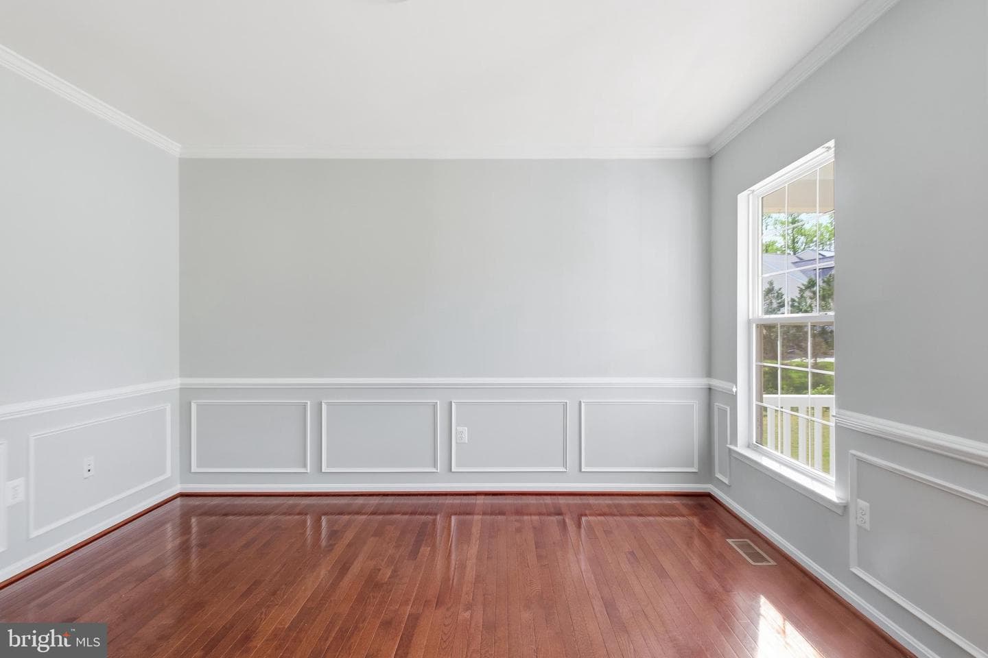 6284 Baywood Court photo 8